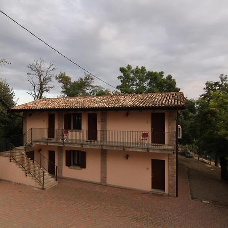 Agriturismo Ca' Isotta Castello di Serravalle Kültér fotó