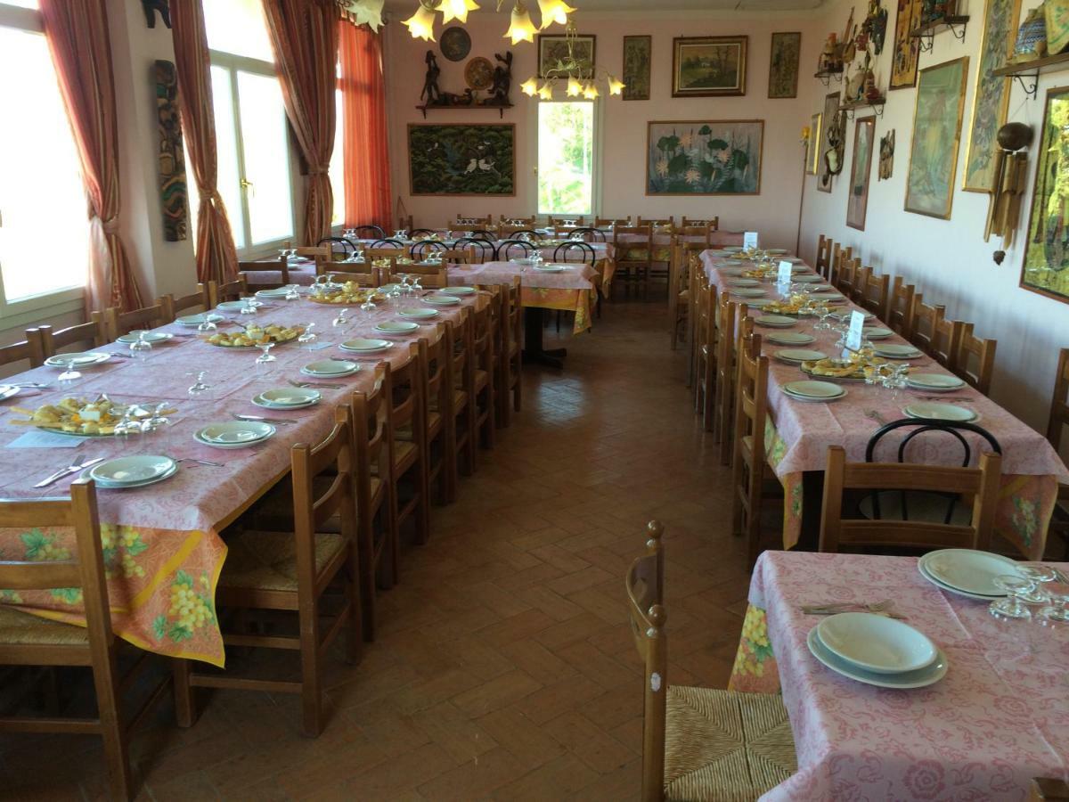Agriturismo Ca' Isotta Castello di Serravalle Kültér fotó